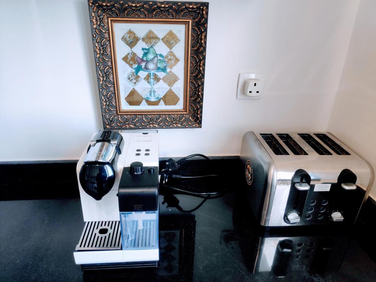 La Marina Luxury Apartment Fully Furnished Free Wifi, High Standard Residence, Amazing Prime Location Close To Restaurants, Transport, Beach And Bouregreg River Salé Exterior foto